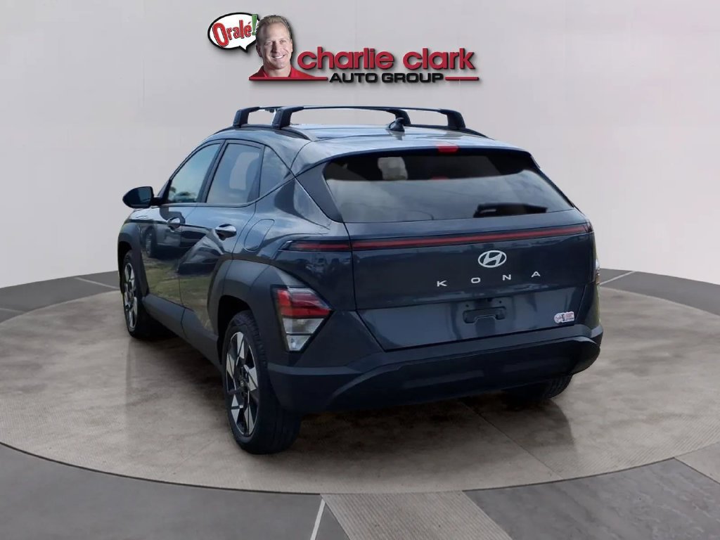 Used 2024 Hyundai Kona SEL w/ Convenience Package FWD image 3