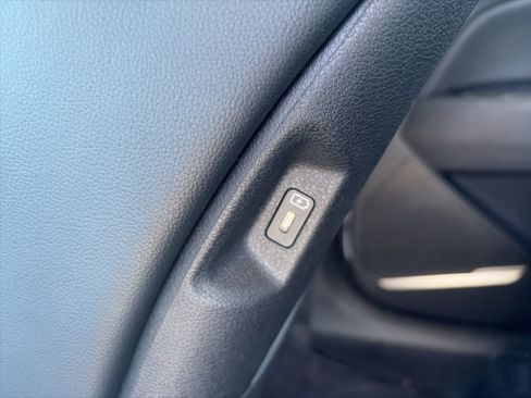 Used 2023 Kia Sportage EX image 12