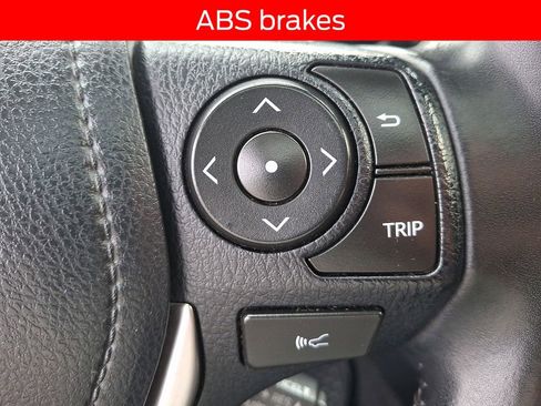 Used 2018 Toyota RAV4 XLE image 22