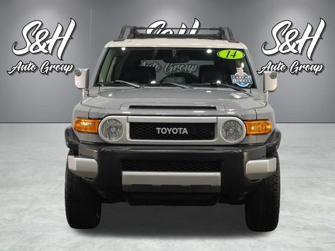 Used 2014 Toyota FJ Cruiser 4WD w/ Upgrade Package image 17