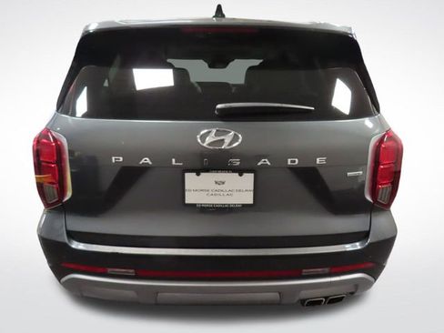Used 2023 Hyundai Palisade Limited image 4