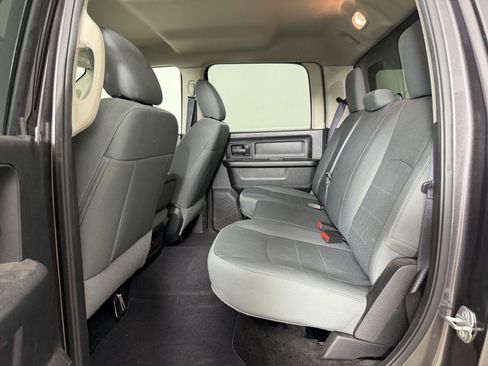 Used 2015 RAM 1500 Express AWD/4WD image 16