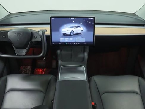 Used 2024 Tesla Model Y Long Range AWD/4WD image 11