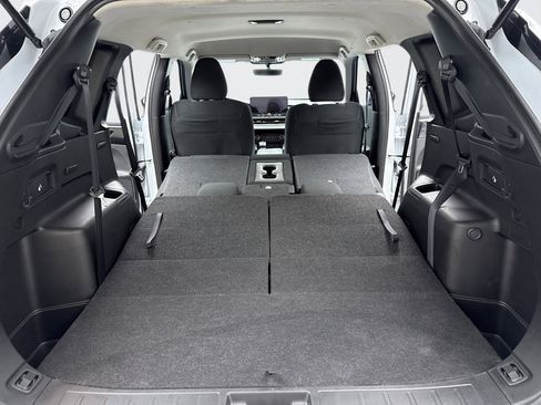 Used 2025 Mitsubishi Outlander ES image 24