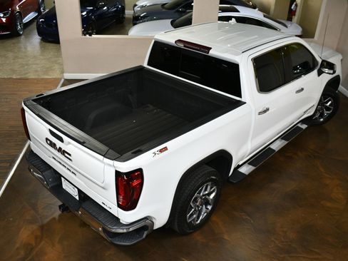 Used 2023 GMC Sierra 1500 SLT w/ SLT Premium Plus Package AWD/4WD image 75