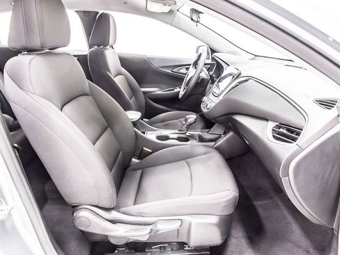 Used 2024 Chevrolet Malibu LT image 30