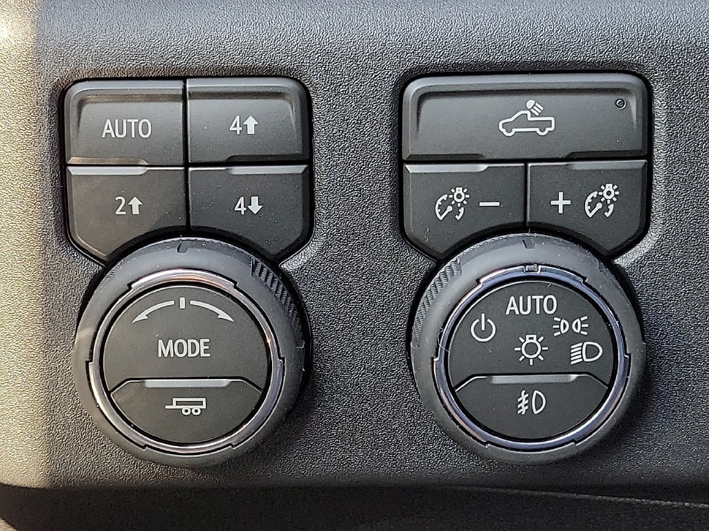 New 2026 Chevrolet Silverado 1500 RST w/ Z71 Off-Road Package AWD/4WD image 16