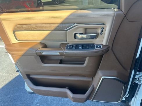 Used 2022 RAM 2500 Limited image 16