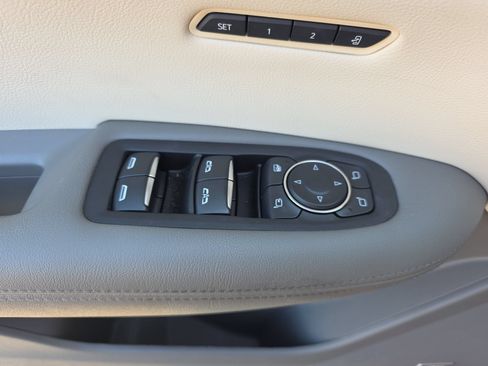 Used 2024 Cadillac XT5 Premium Luxury FWD image 27