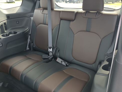 Used 2026 Honda Pilot TrailSport image 32