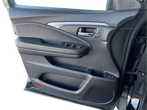 Used 2021 Honda Pilot Special Edition image 17