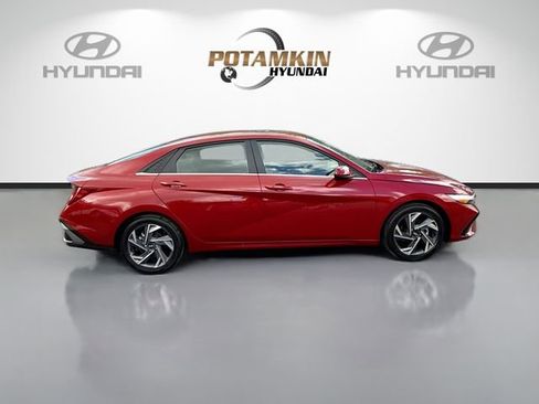 Certified 2025 Hyundai Elantra SEL image 4