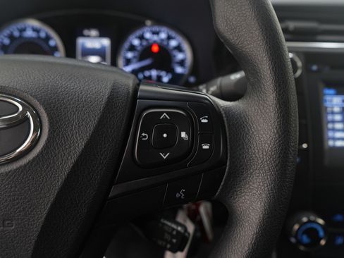 Used 2016 Toyota Camry LE image 25