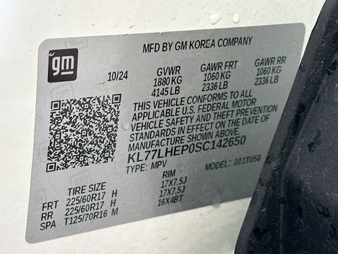 Used 2025 Chevrolet Trax LT FWD image 12