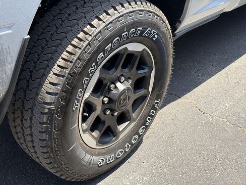 Used 2026 RAM 2500 Laramie AWD/4WD image 5