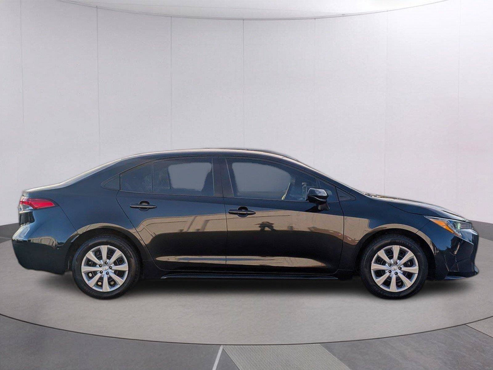 Used 2020 Toyota Corolla LE FWD image 8