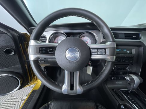 Used 2010 Ford Mustang Coupe image 16