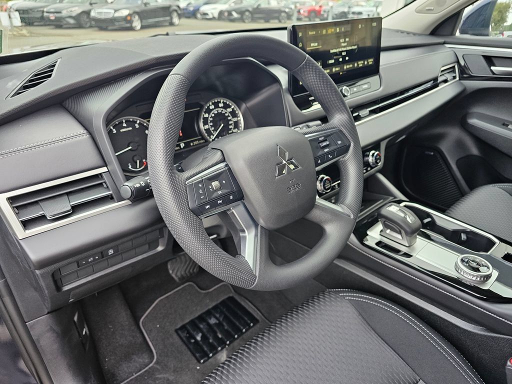 New 2026 Mitsubishi Outlander ES AWD/4WD image 17