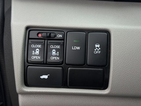 Used 2016 Honda Odyssey EX-L image 21