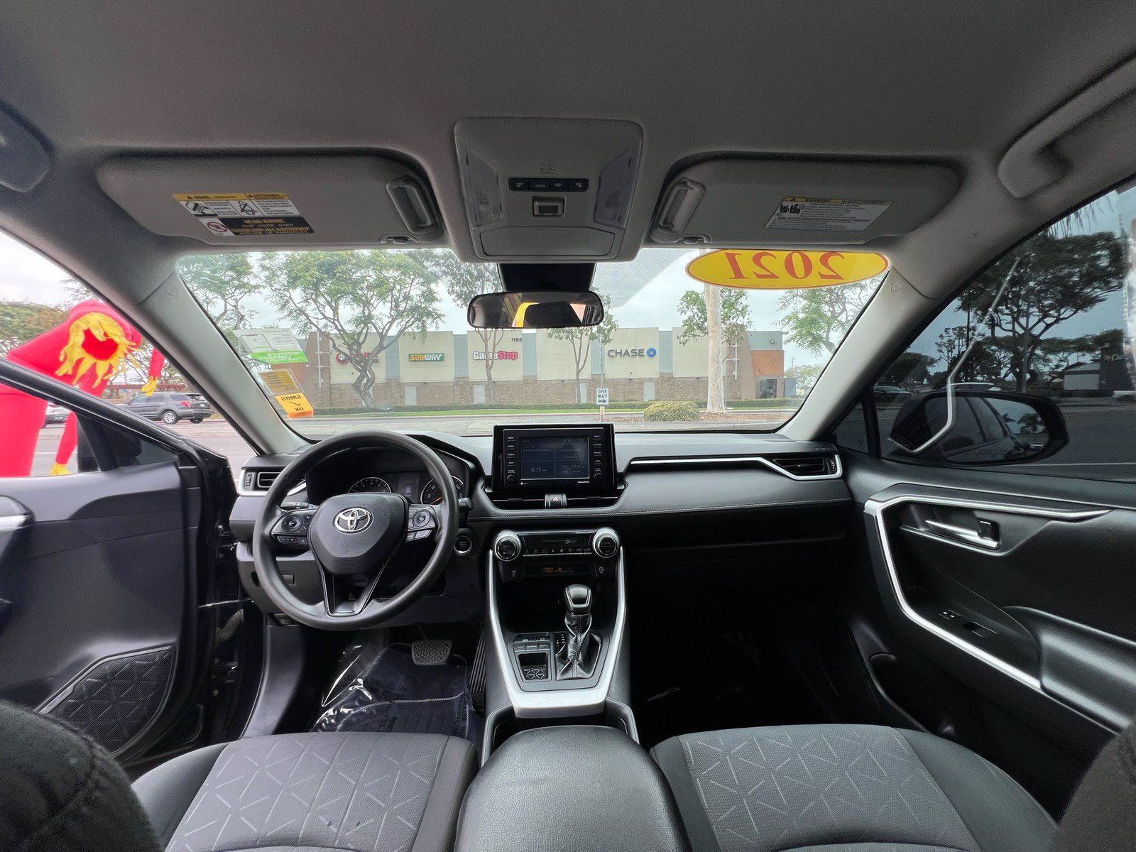 Used 2021 Toyota RAV4 XLE FWD image 11