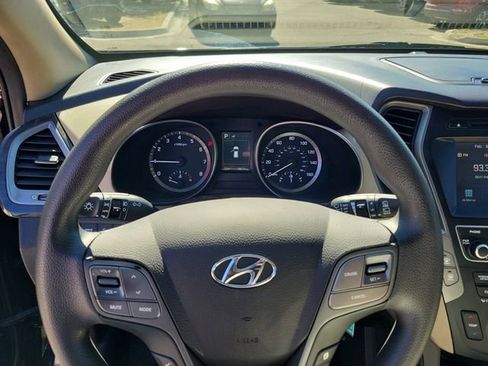 Used 2017 Hyundai Santa Fe Sport image 19