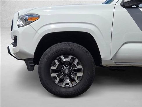 Used 2021 Toyota Tacoma SR AWD/4WD image 7