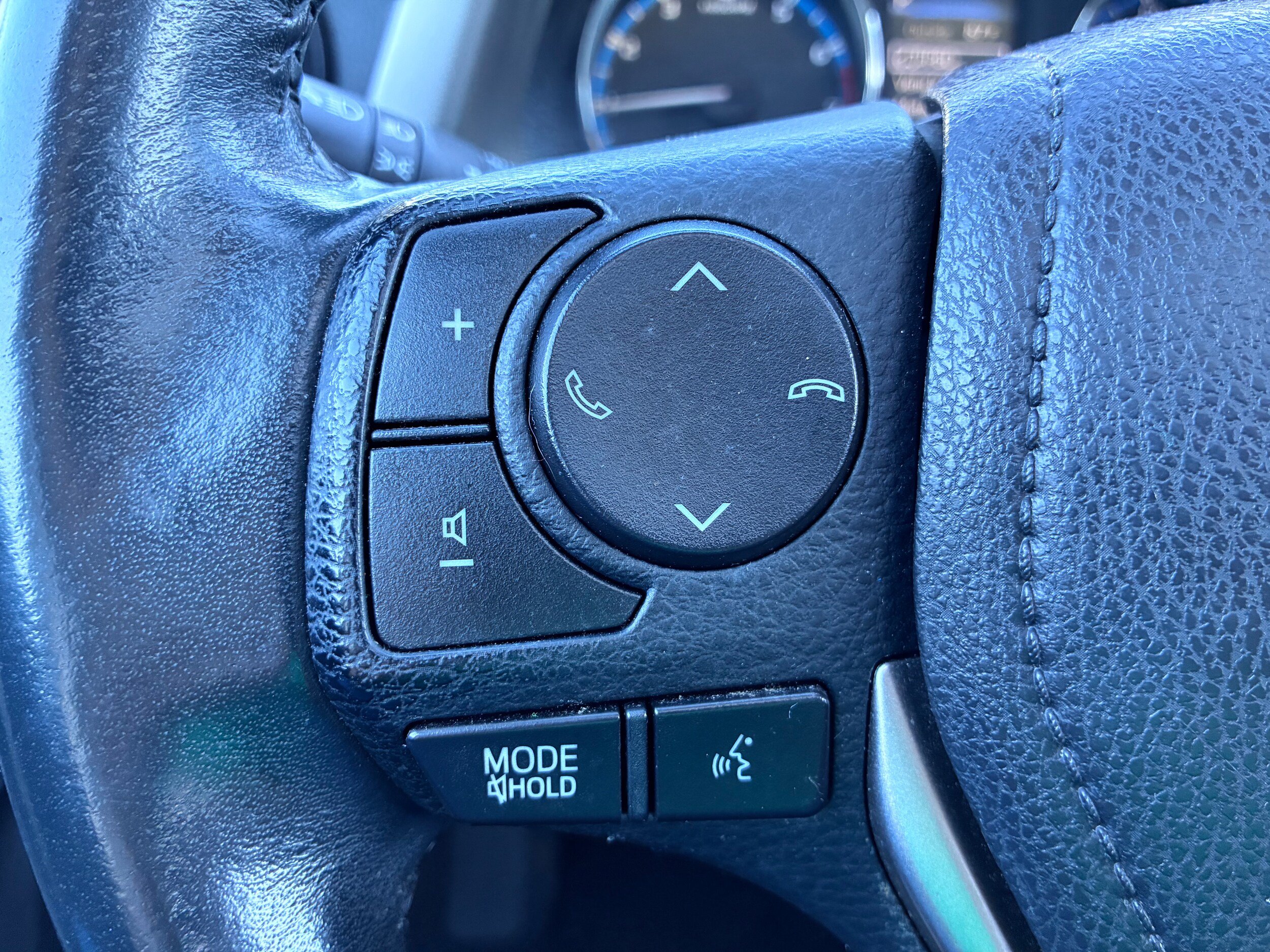 Used 2016 Toyota RAV4 XLE AWD/4WD image 14