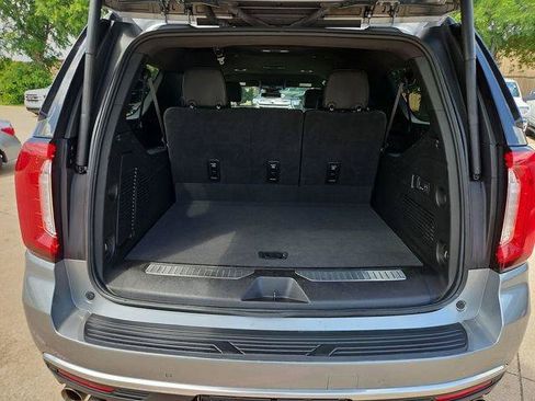 Used 2024 GMC Yukon XL Denali RWD image 25