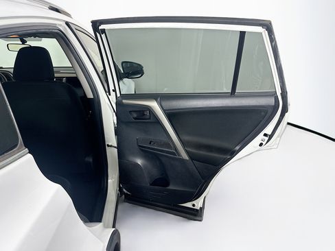 Used 2015 Toyota RAV4 LE image 28