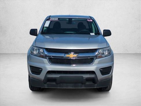 Used 2019 Chevrolet Colorado W/T w/ WT Convenience Package RWD image 2