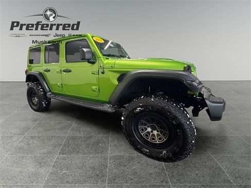 Used 2018 Jeep Wrangler Unlimited Sahara w/ Uconnect 4C Nav & Sound Group image 8