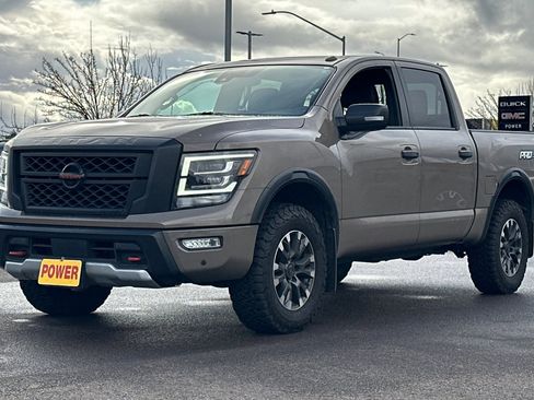 Used 2021 Nissan Titan PRO-4X w/ Pro-4x Convenience Package image 8