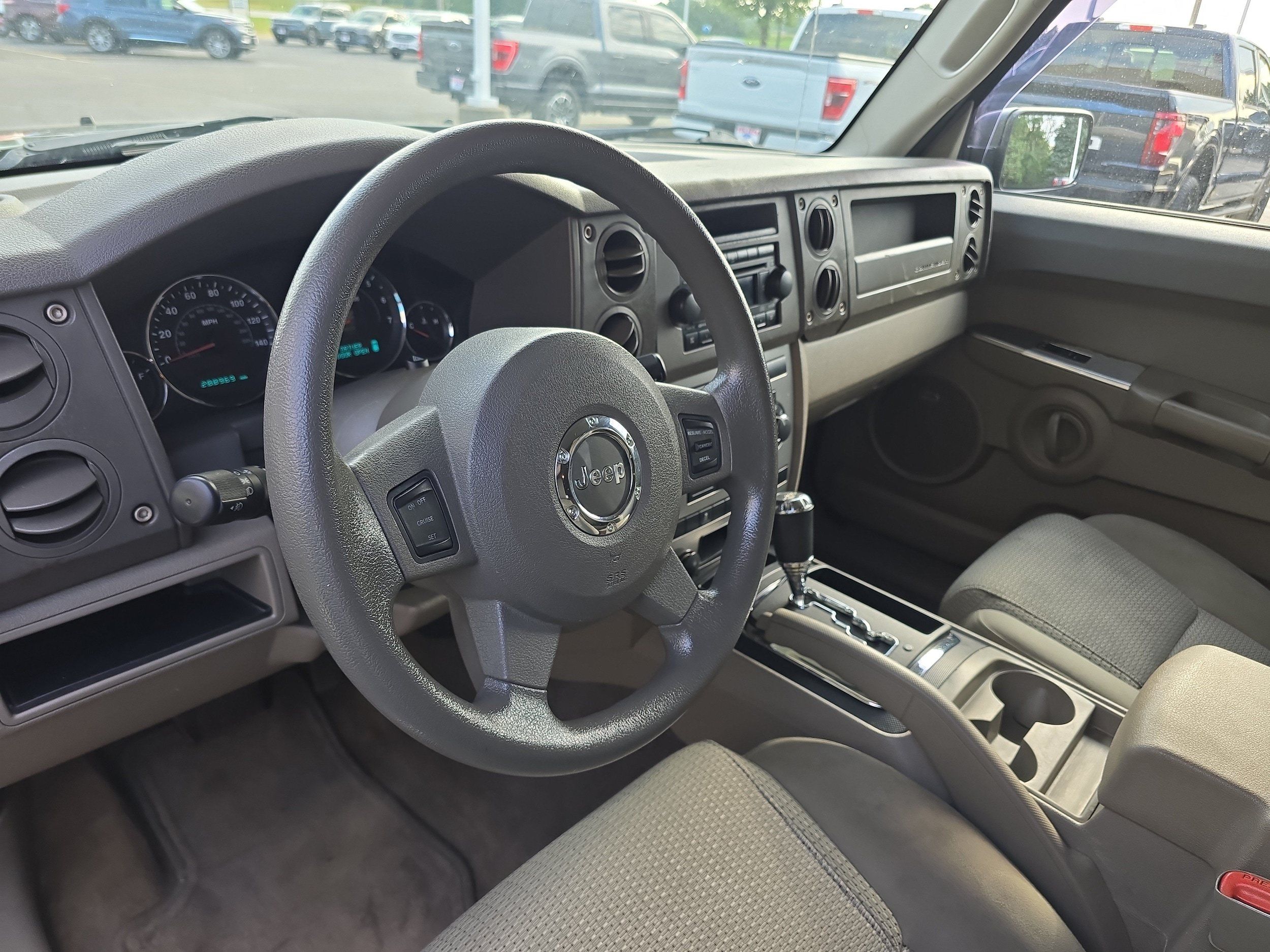 Used 2007 Jeep Commander Sport AWD/4WD image 10