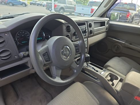 Used 2007 Jeep Commander Sport AWD/4WD image 10