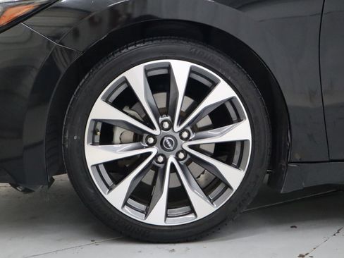 Used 2023 Nissan Maxima Platinum w/ Sport Mat Group image 12