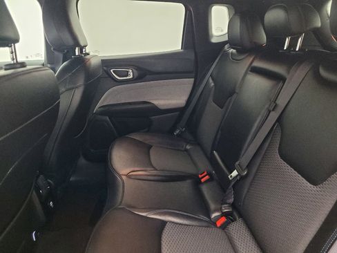 Used 2024 Jeep Compass Latitude image 18