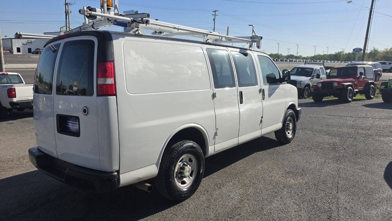 Used 2016 Chevrolet Express 2500 w/ Cold Climate Package RWD image 4