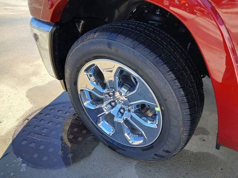 New 2026 RAM 1500 4x4 Crew Cab image 31