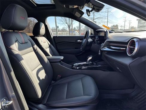 Used 2025 Chevrolet Trax RS w/ Sunroof Package image 25