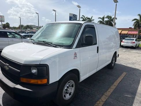 Used 2014 Chevrolet Express 2500 RWD image 1