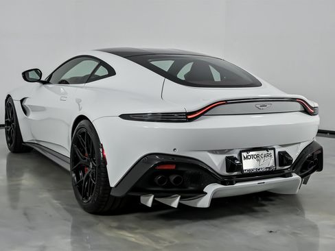 Used 2021 Aston Martin V8 Vantage Coupe image 10