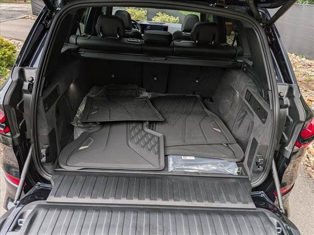 Used 2025 BMW X5 xDrive40i w/ M Sport Package AWD/4WD image 21