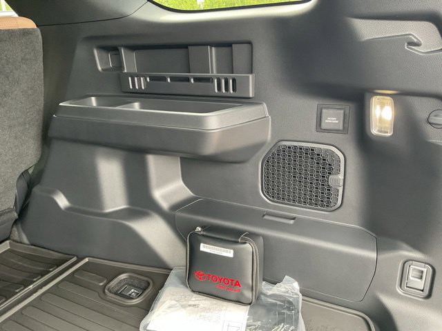 New 2026 Toyota 4Runner Limited AWD/4WD image 9