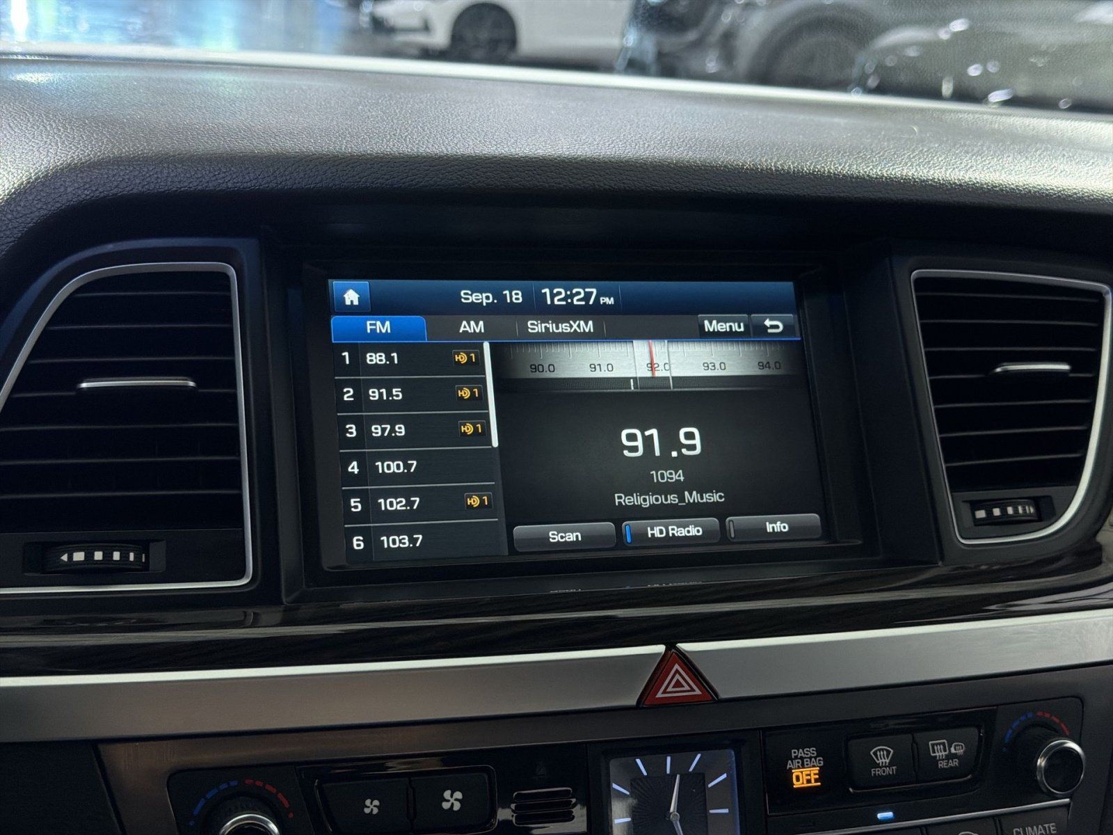 Used 2016 Hyundai Genesis 3.8 AWD/4WD image 29