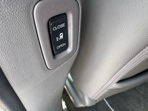 Used 2014 Honda Odyssey Touring image 23