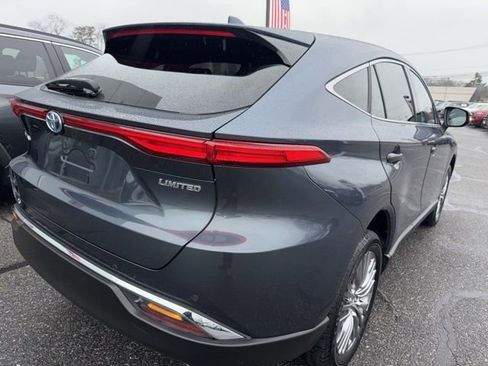 Used 2024 Toyota Venza Limited image 4