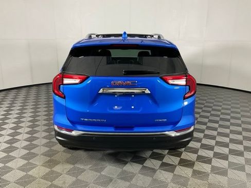 Used 2024 GMC Terrain SLT w/ LPO, Floor Liner Package AWD/4WD image 5