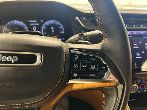 Used 2023 Jeep Grand Cherokee L Summit AWD/4WD image 20