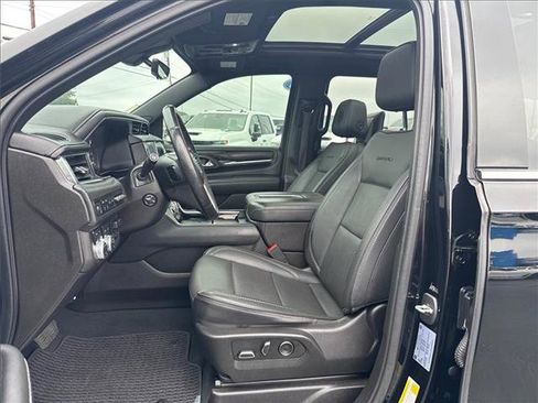 Used 2021 GMC Yukon XL Denali w/ Denali Ultimate Package image 14