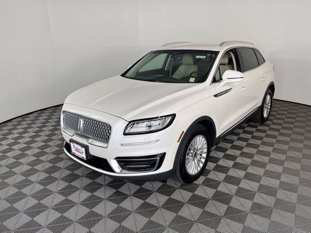 Used 2019 Lincoln Nautilus Premier AWD/4WD image 3